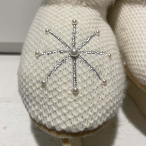 ⛸️Contemporary White And Silver Plush Ice Skates Ornament - Picture 5 of 8